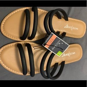 West loop flip flops